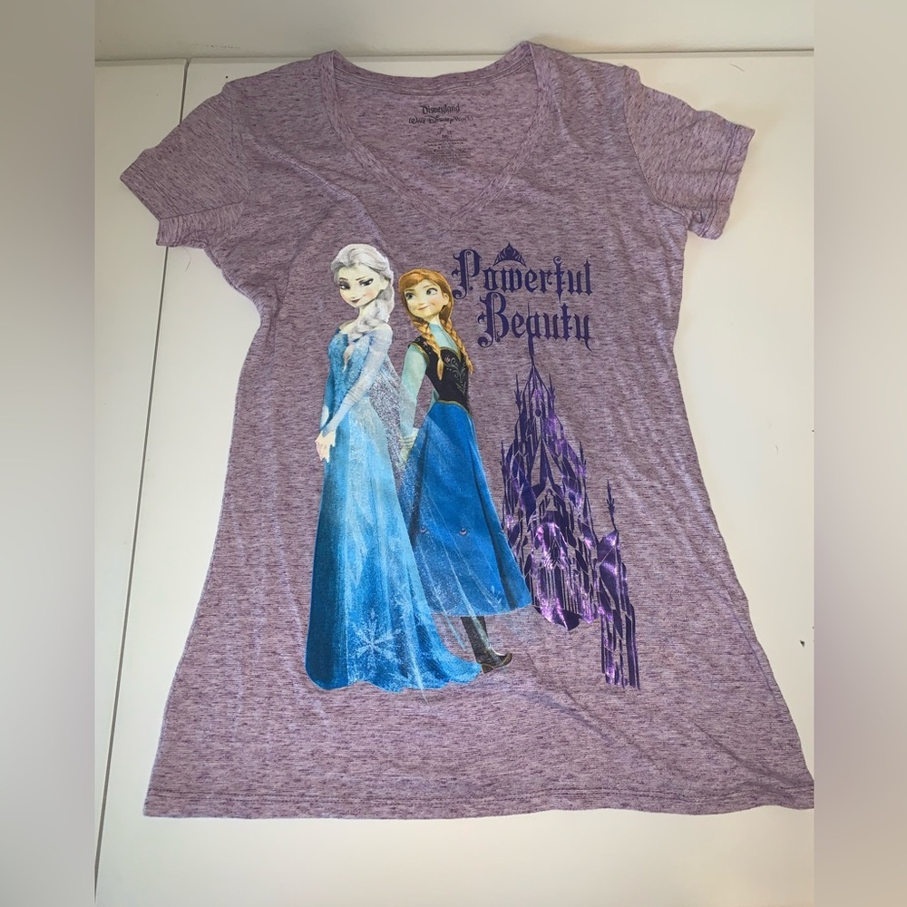 ☀️DISNEYLAND Walt Disney World Women’s Frozen T-shirt Size Medium ~ item #262